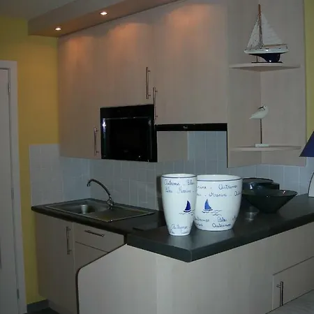 'de Strandwandeling' With Frontal Sea View Near *