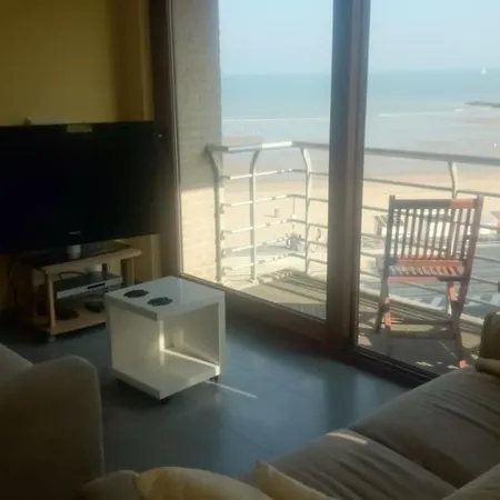Apartment 'de Strandwandeling' With Frontal Sea View Near Ostend